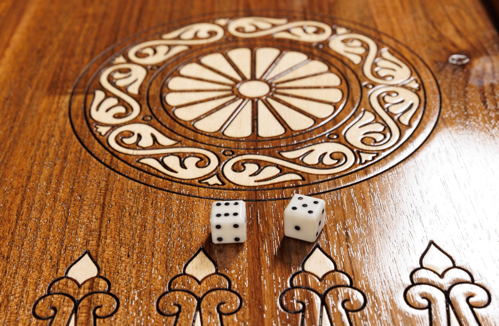 Classic Chess–Backgammon Board with Ornamental Braid Pattern & Epoxy Resin – 60 cm | 23.6"