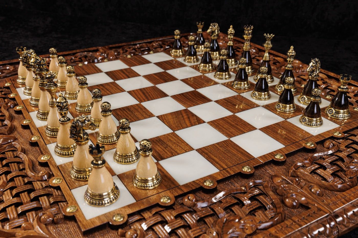 Luxury 2-in-1 wooden chess and backgammon set with glossy epoxy finish and braid design