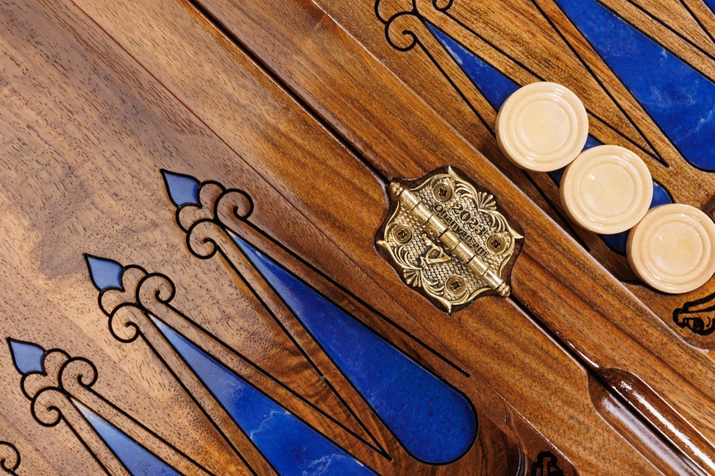 Hand Carved Luxury Wooden Chess Set & Backgammon — Ornamental Braid & Blue Epoxy 60 cm | 23.6" - Unumperfectus