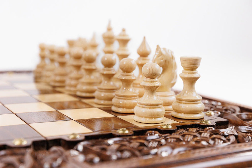 Hand Carved Luxury Chess Set & Backgammon With Ornamental Braid 60 cm | 23.6" - Unumperfectus
