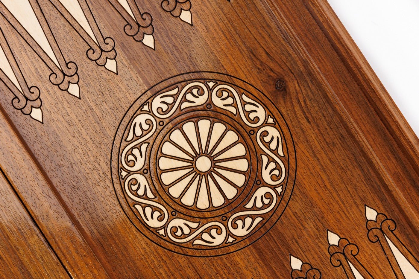 Hand Carved Luxury Chess Set & Backgammon With Ornamental Braid 60 cm | 23.6" - Unumperfectus