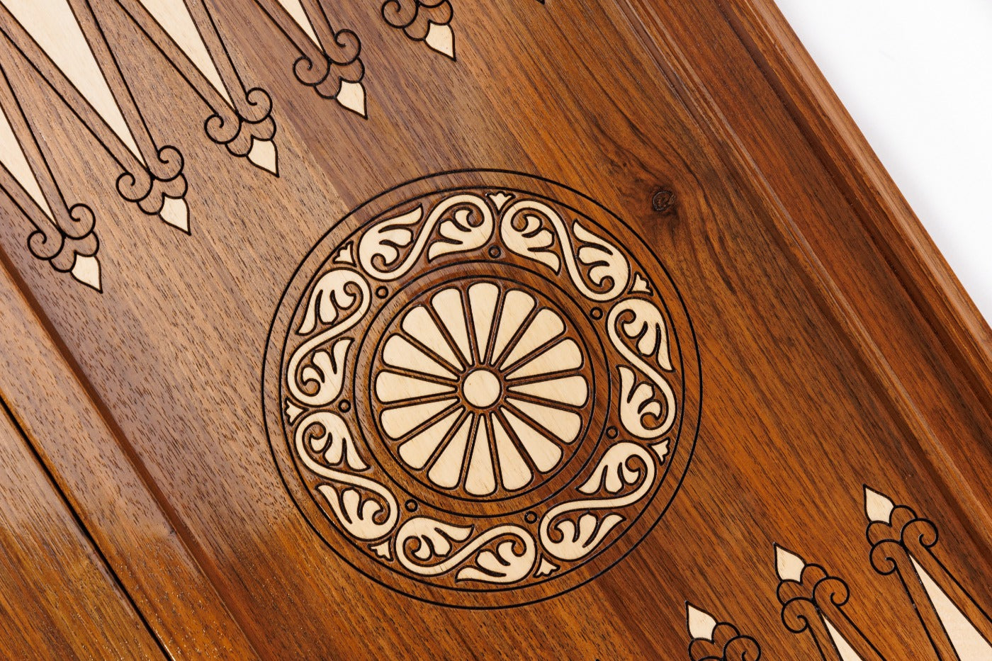 Hand Carved Luxury Chess Set & Backgammon With Ornamental Braid 60 cm | 23.6" - Unumperfectus