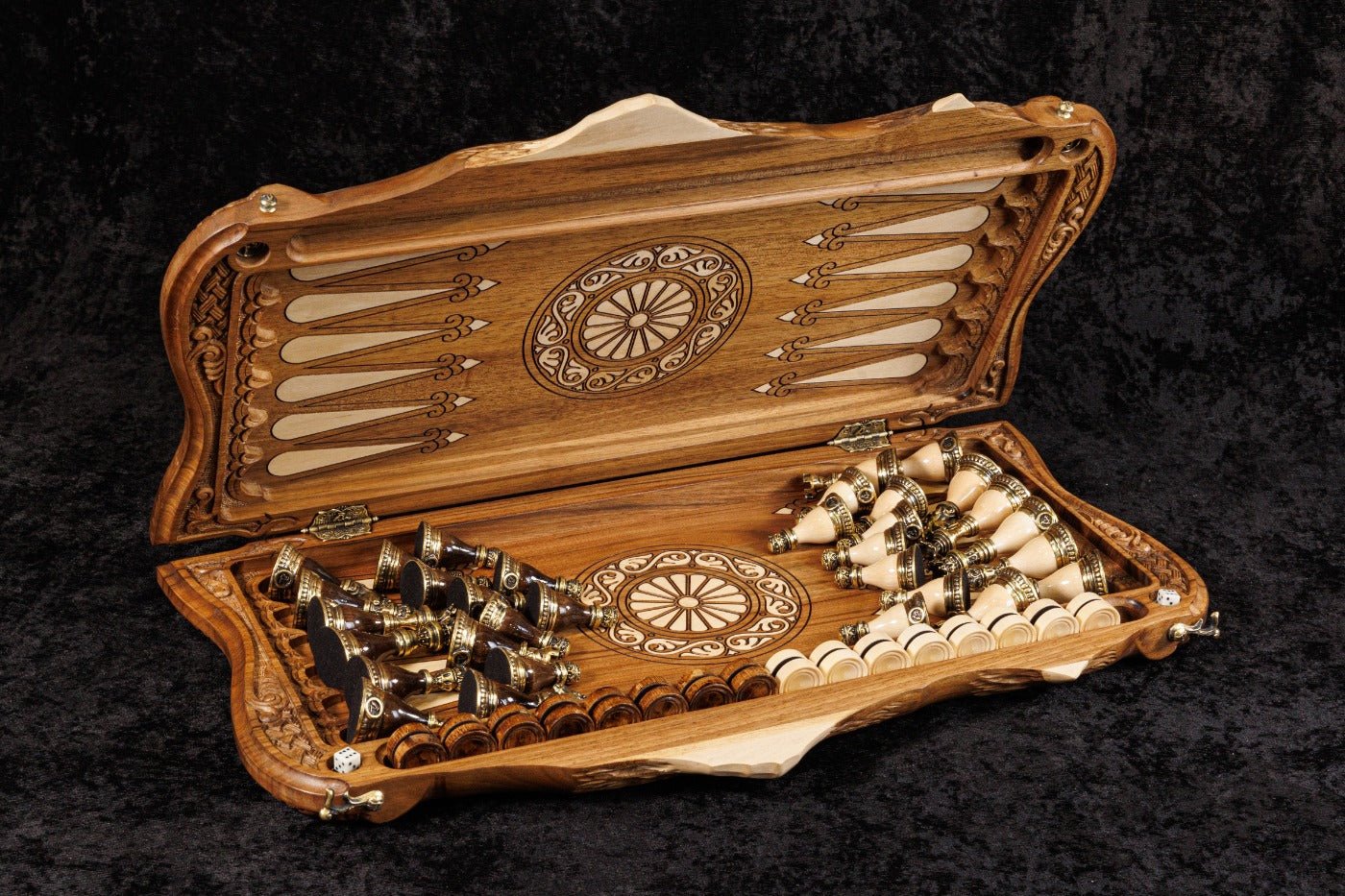 Chess Set & Backgammon Board - Ornamental Braid Pattern 60cm | 23.6" - Unumperfectus