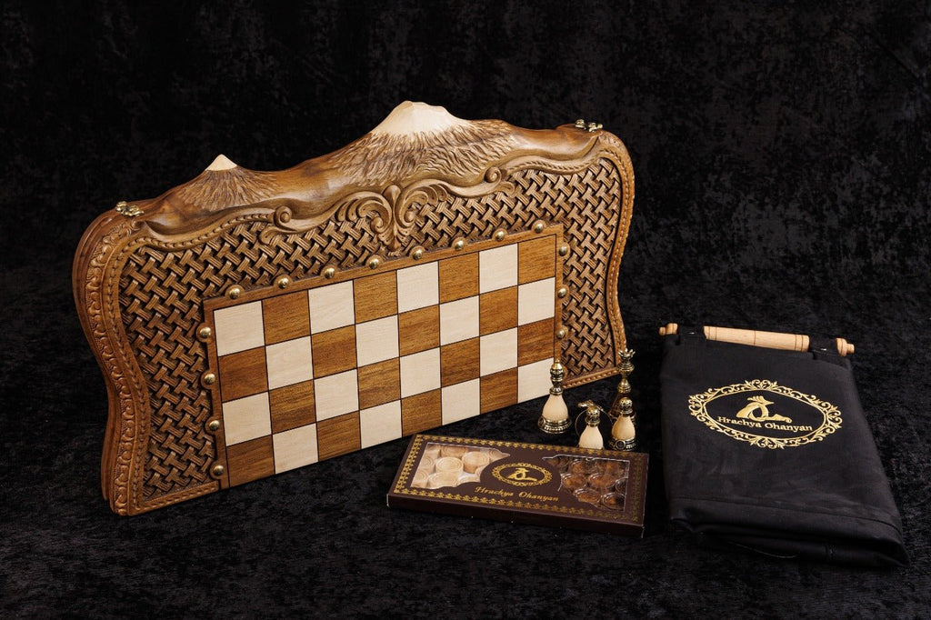 Chess Set & Backgammon Board - Ornamental Braid Pattern 60cm | 23.6" - Unumperfectus