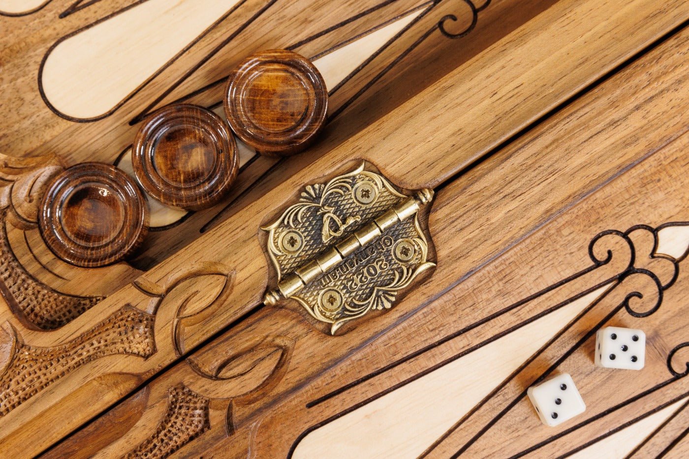 Chess Set & Backgammon Board - Ornamental Braid Pattern 60cm | 23.6" - Unumperfectus