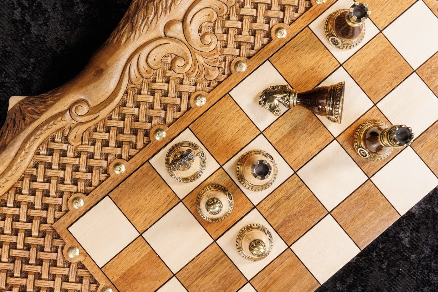 Chess Set & Backgammon Board - Ornamental Braid Pattern 60cm | 23.6" - Unumperfectus