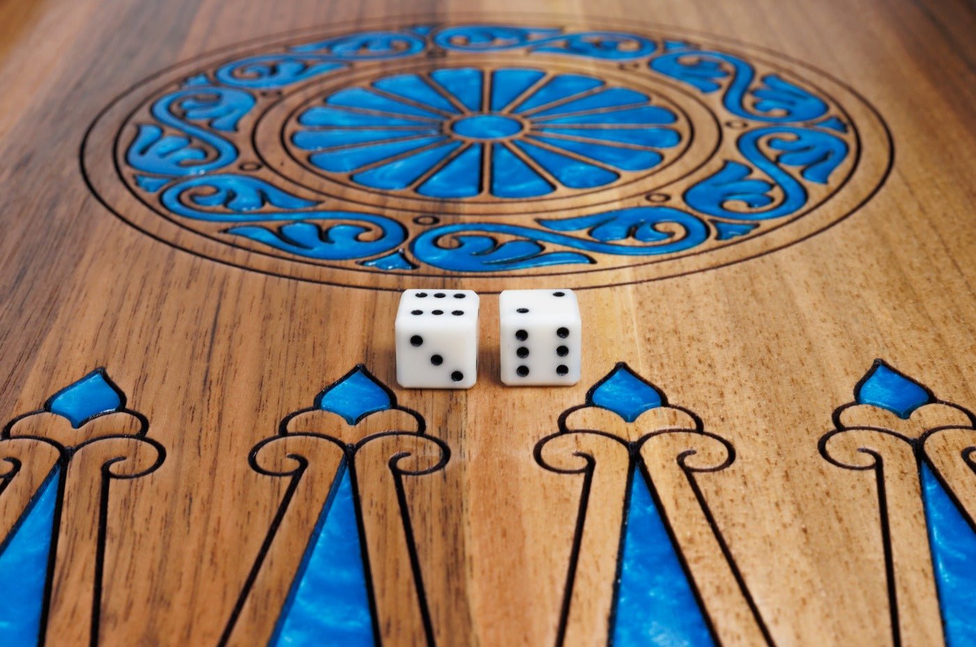 Backgammon Board - Painting & Epoxy - Unumperfectus