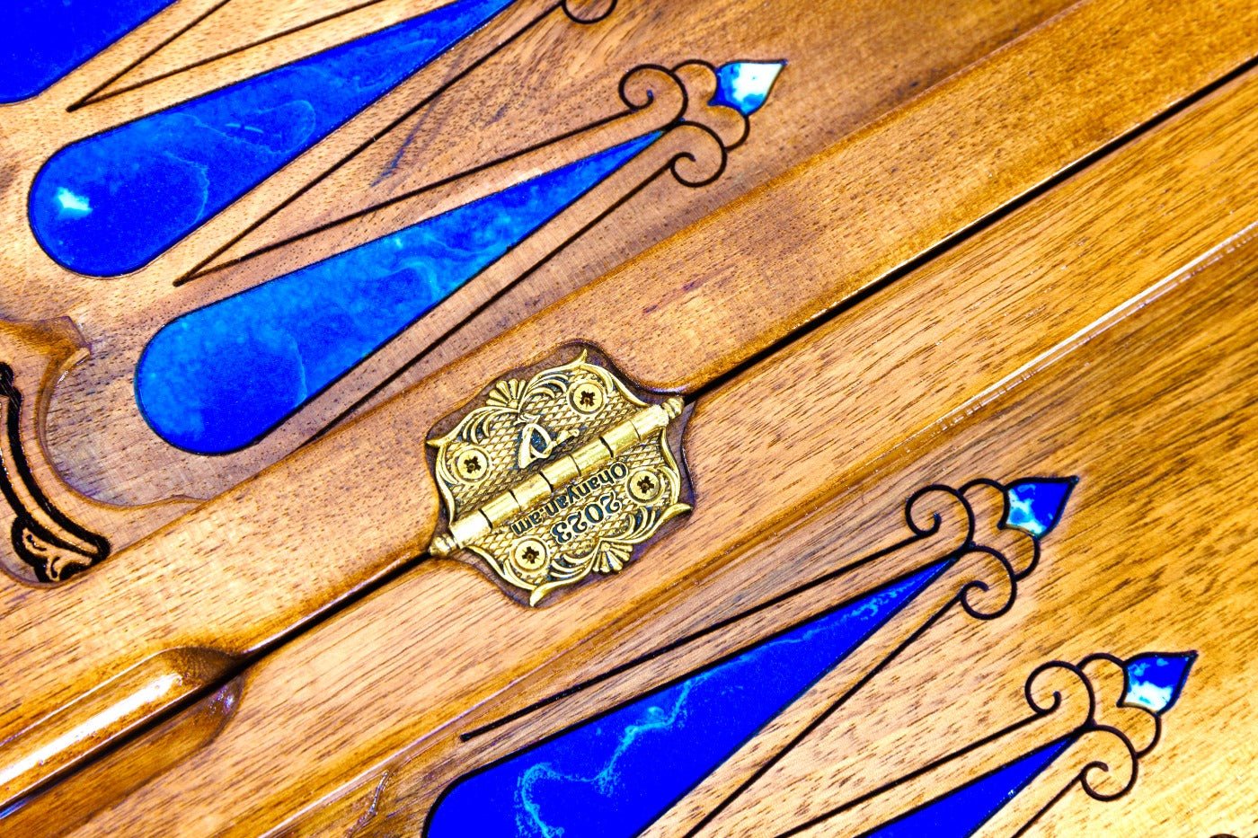 Backgammon Board - Painting & Epoxy - Unumperfectus