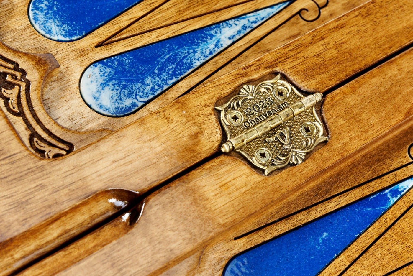 Backgammon Board - Pomegranate Painting & Epoxy - Unumperfectus