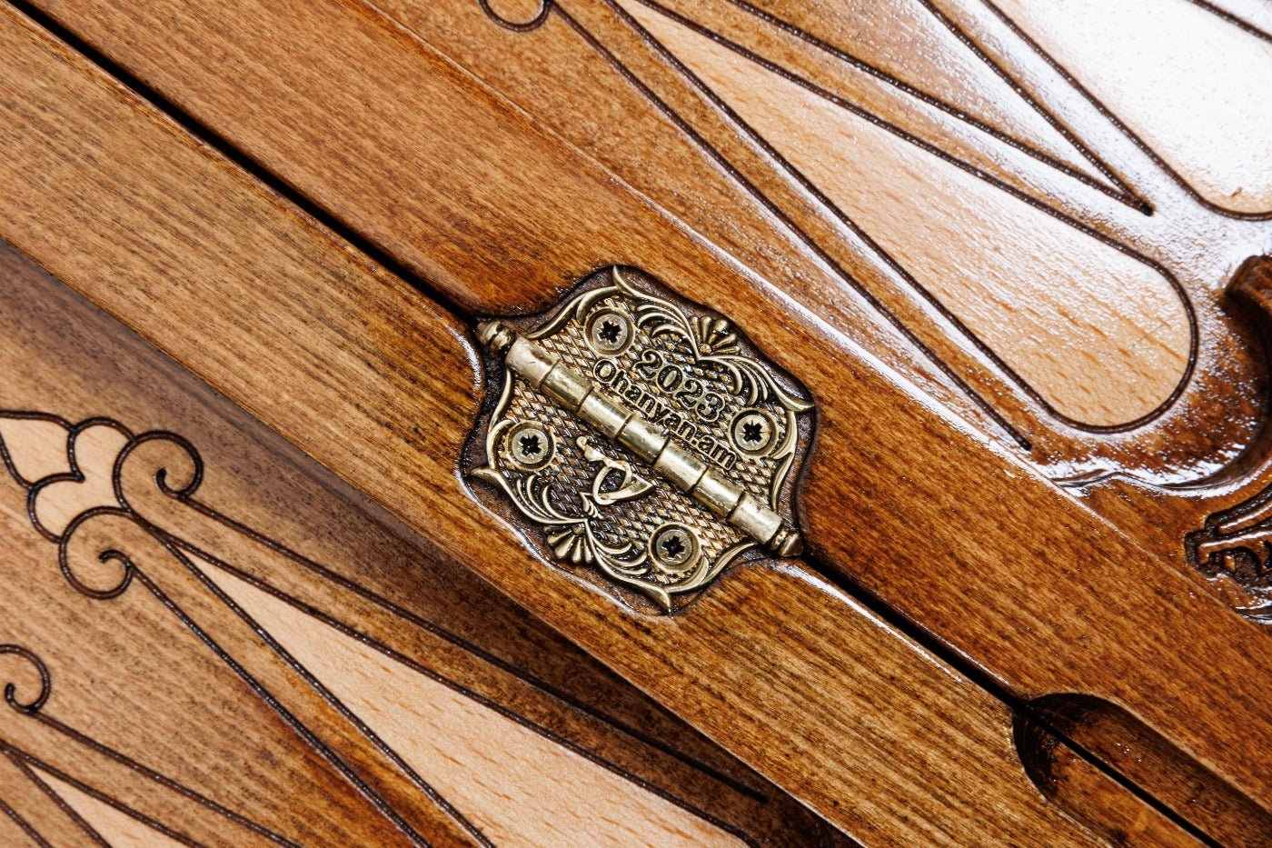 Wooden Carved Chess Set & Backgammon Board  —  23.6" | 60 cm - Unumperfectus