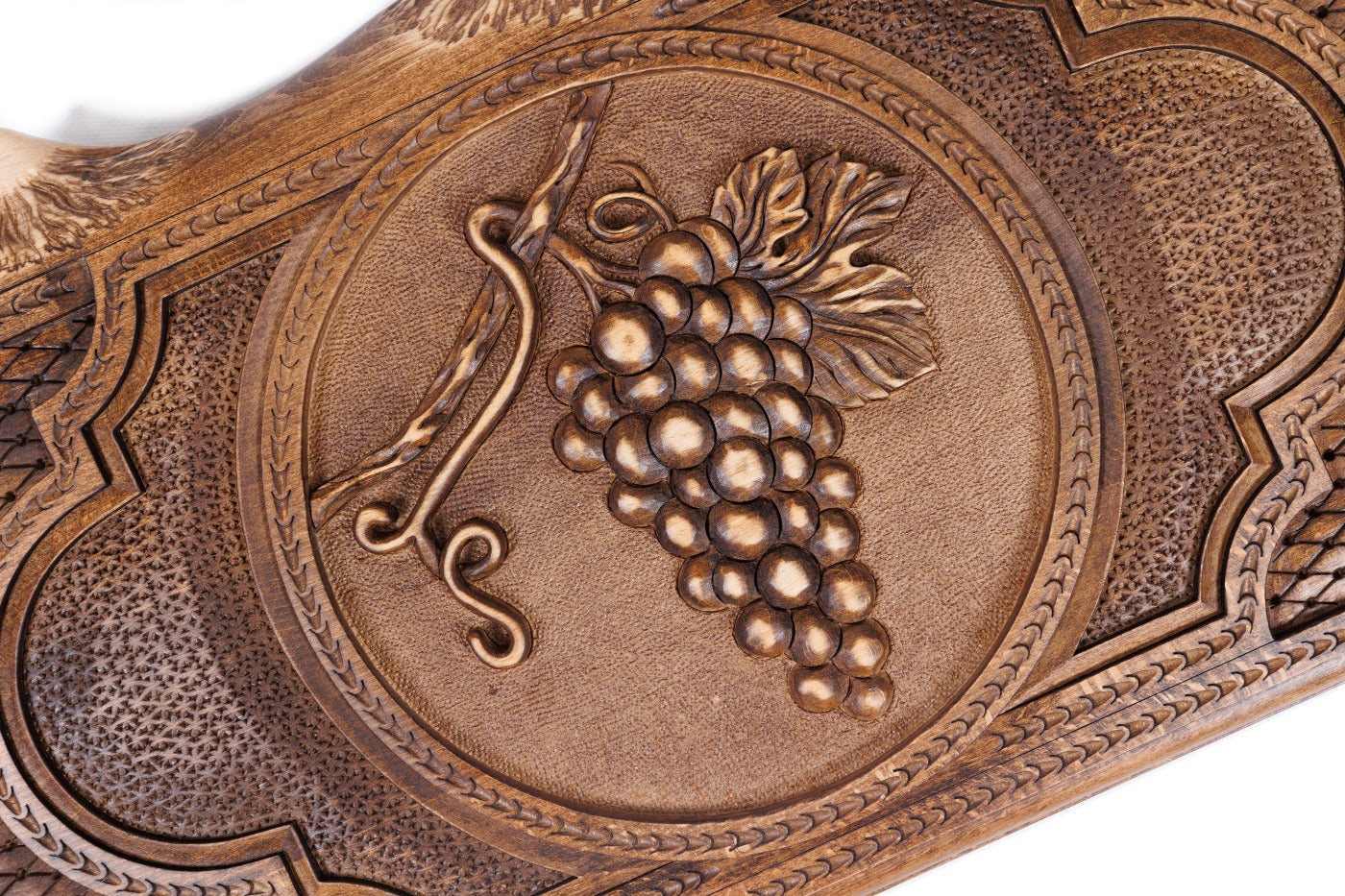 The interior view of the open Hrachya Ohanyan grapes set highlighting the rich wood grain and professional-grade playing surface.