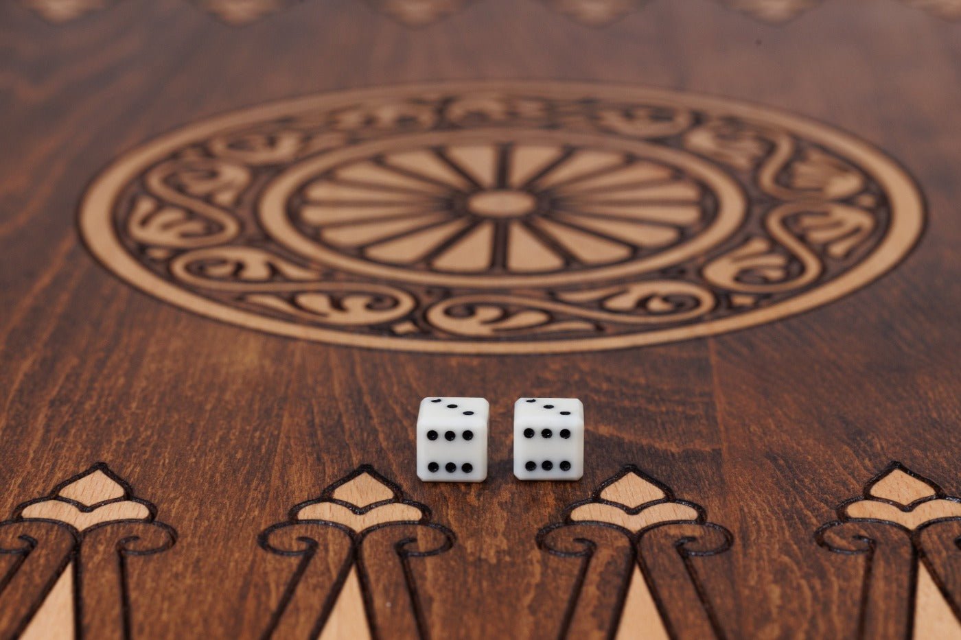 Backgammon Board - Ornamental Heritage Wooden - Unumperfectus