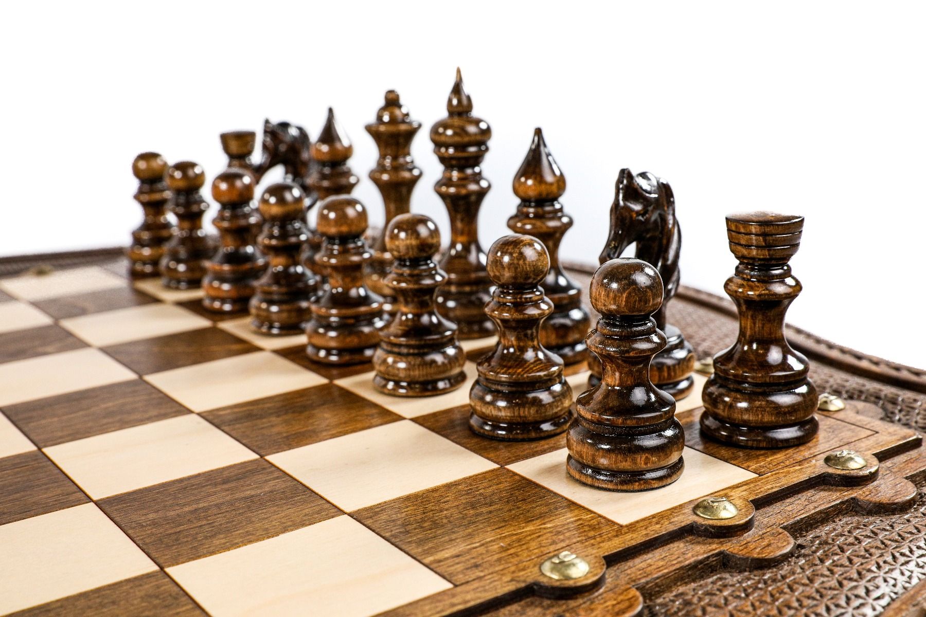 Chess Table with Contour Outline by Hrachya Ohanyan - Unumperfectus