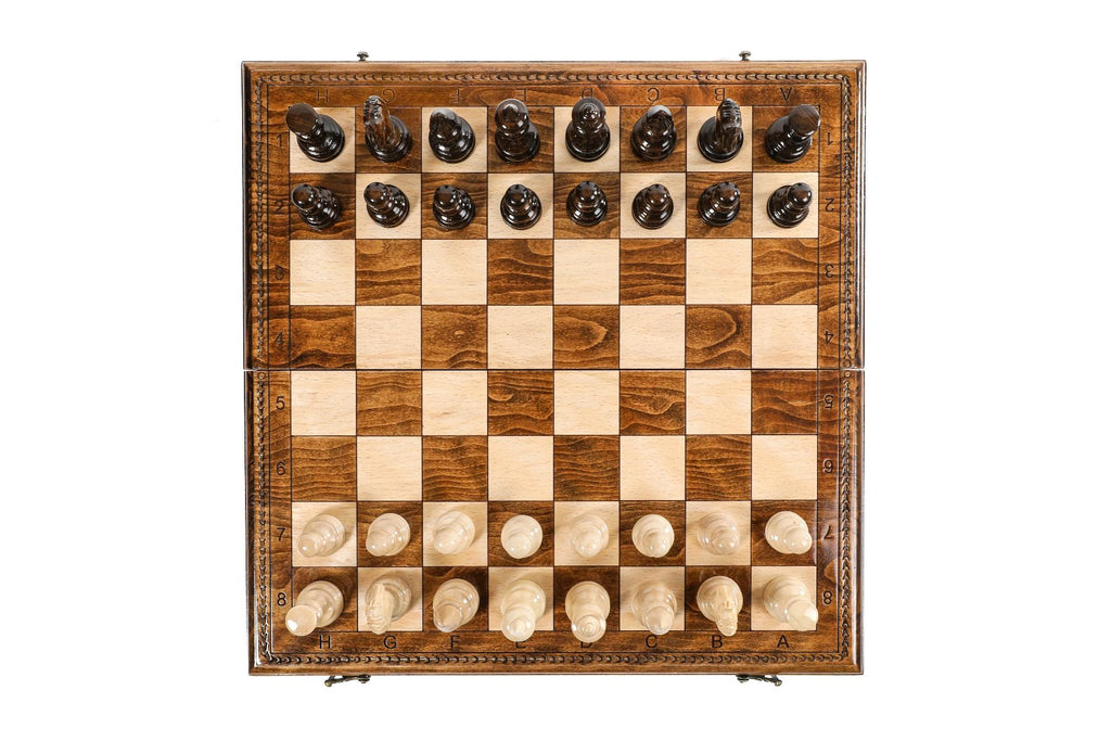 Luxury Hand-Carved Classic Wooden Chess Set - Unumperfectus