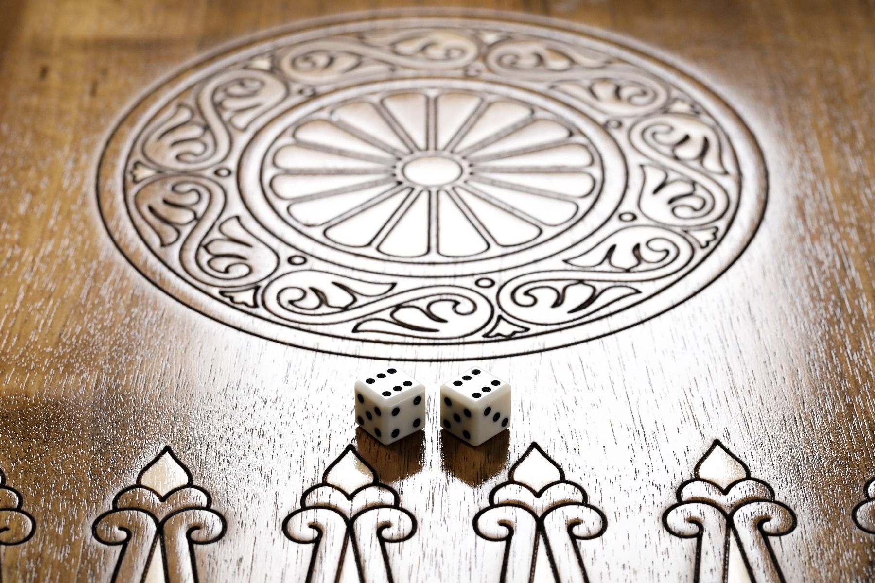 Carved Wooden Chess Set & Backgammon 60 cm / 24.7" - Unumperfectus