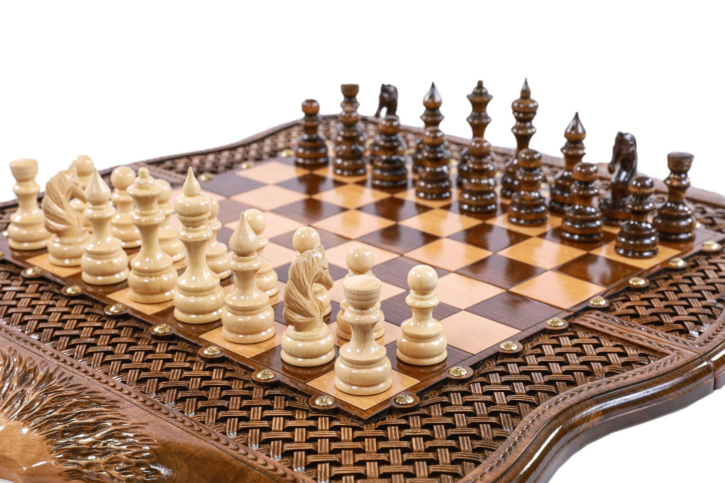 Chess-backgammon with braid-pattern with copyrighted Mount