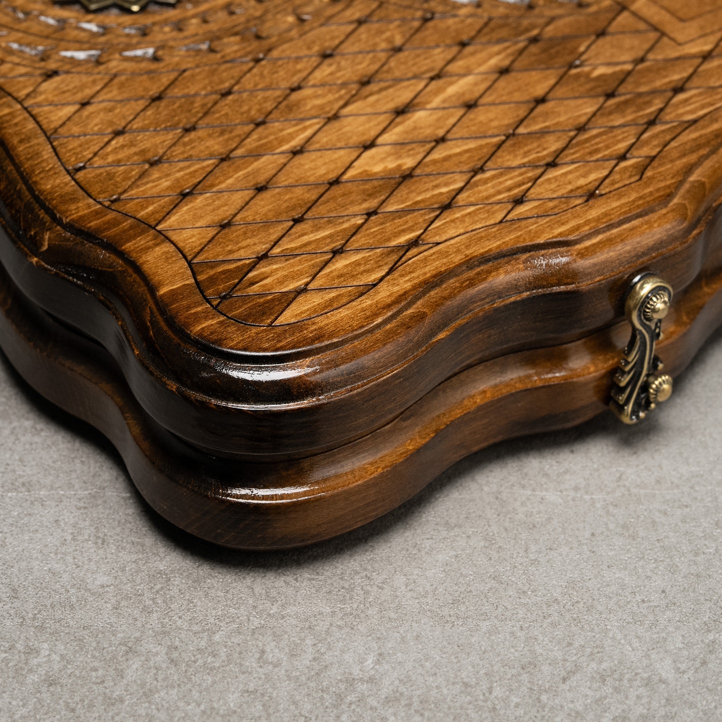 Luxury Backgammon Set – Ornate Carved Design - Unumperfectus