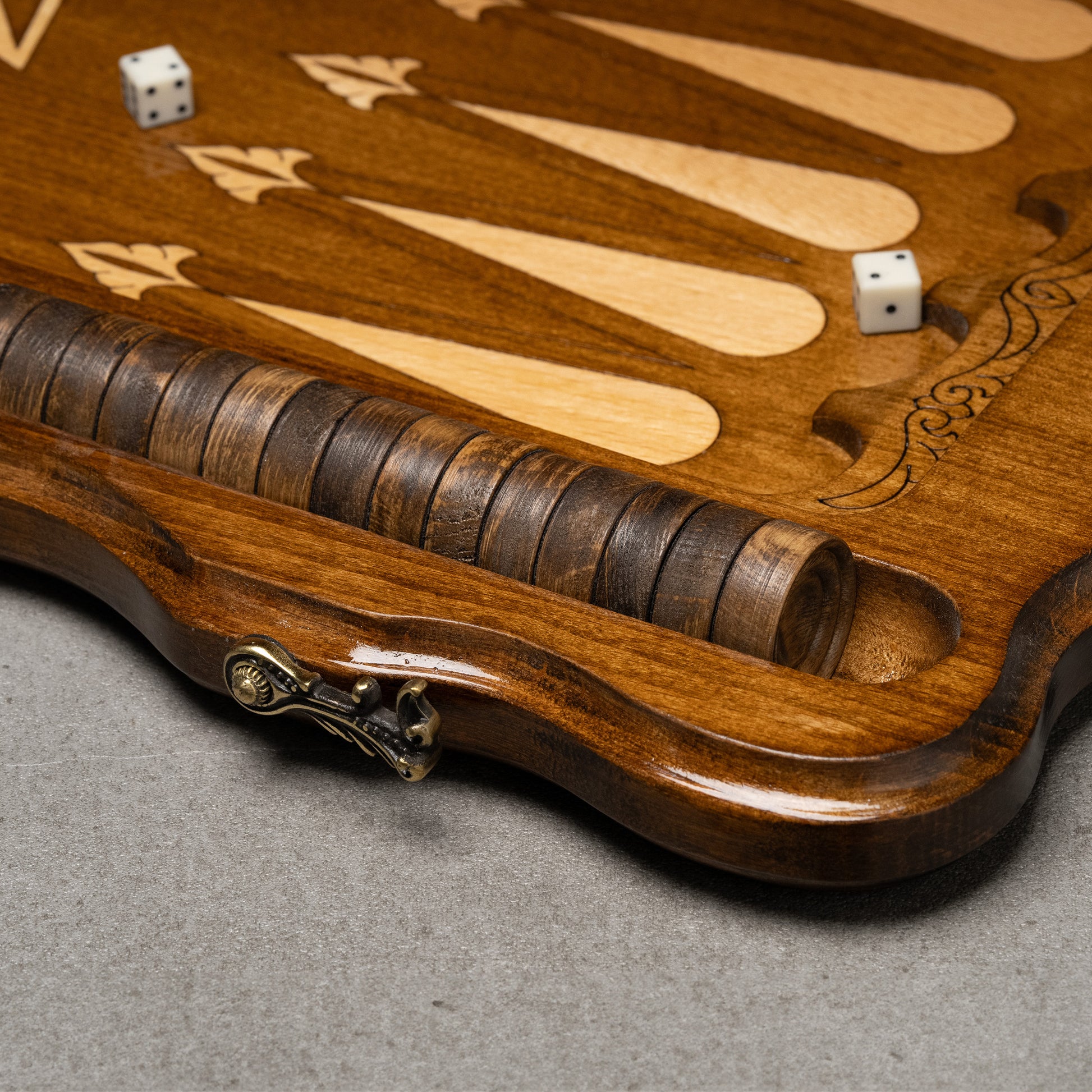 Luxury Backgammon Set – Carved Octagon Design - Unumperfectus