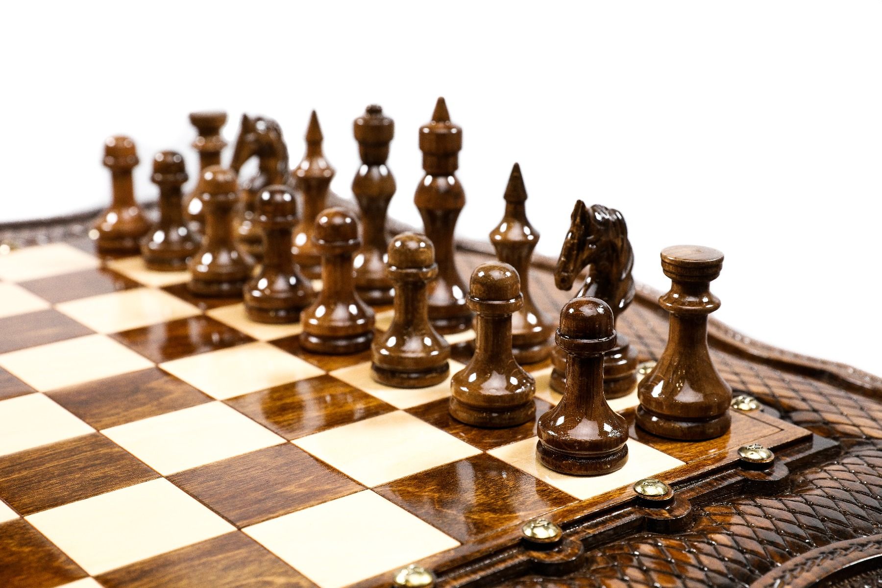 Chess Table Luxury with Contour Outline - Unumperfectus
