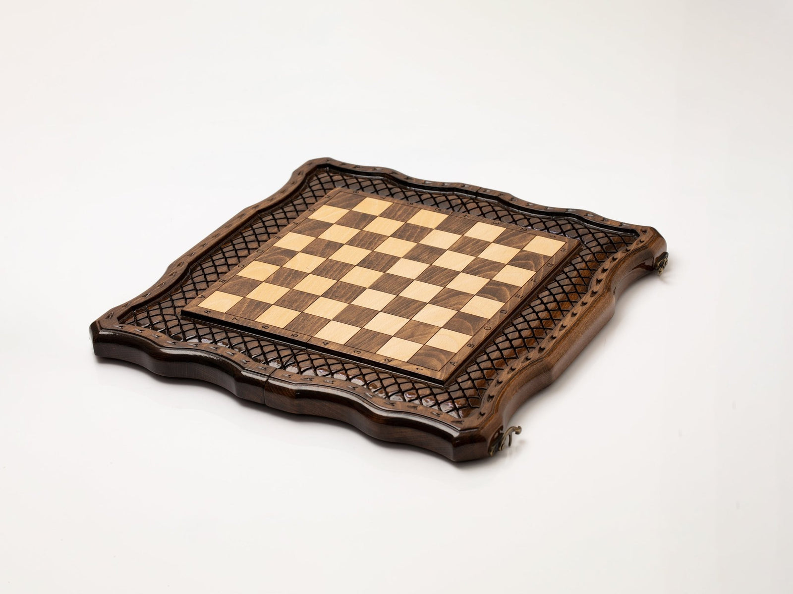 Wooden Chess Set with Contour Outline - Unumperfectus