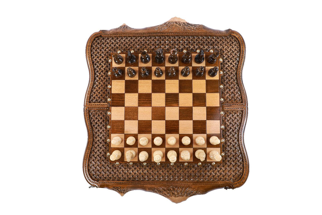 Chess-backgammon with braid-pattern with copyrighted Mount - Unumperfectus
