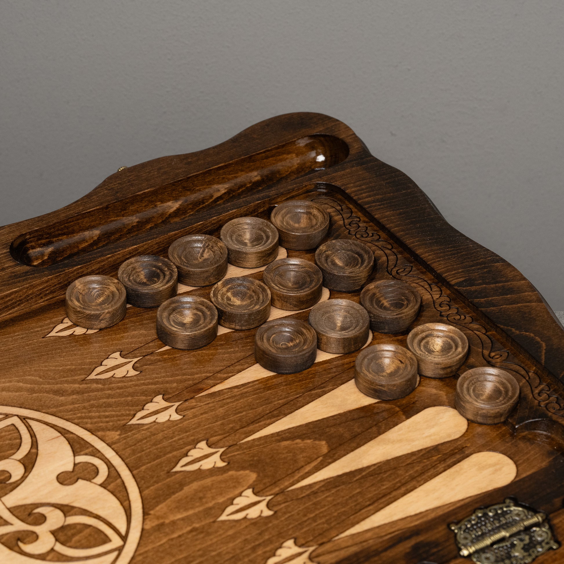 Luxury Backgammon Set – Ornate Design with Bronze Details - Unumperfectus