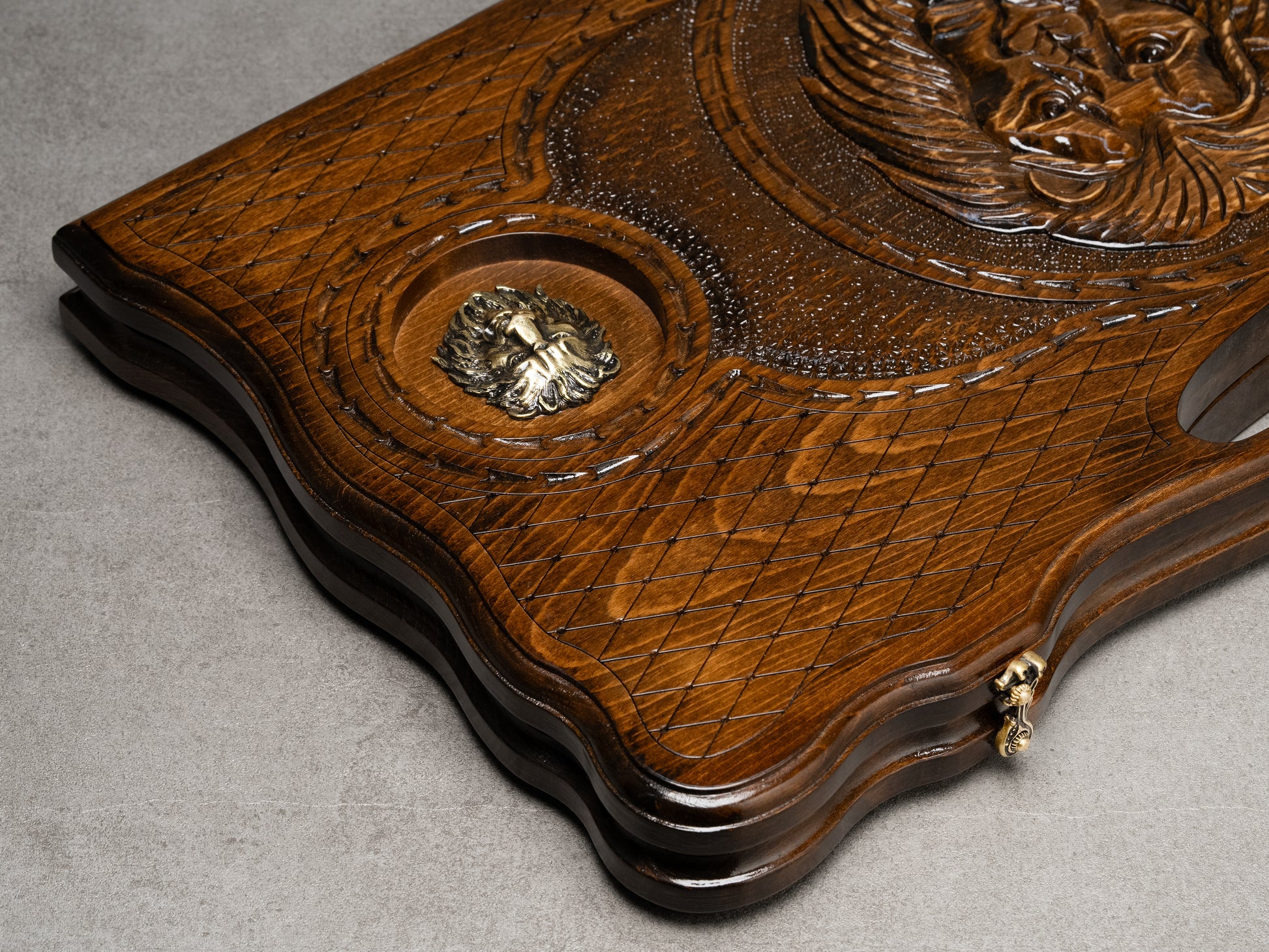 Luxury Backgammon Set – Majestic Lion Design with Bronze Details - Unumperfectus