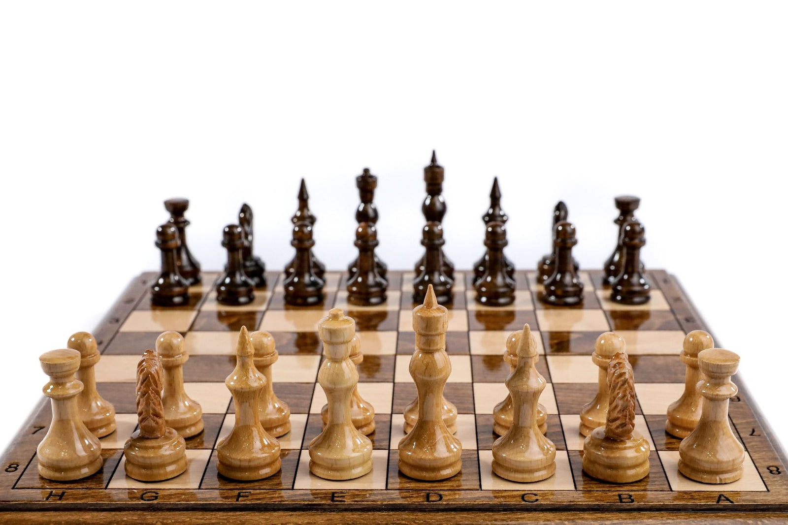 Classic Wooden Chess Set – Handmade Chess Board for Timeless Play - Unumperfectus