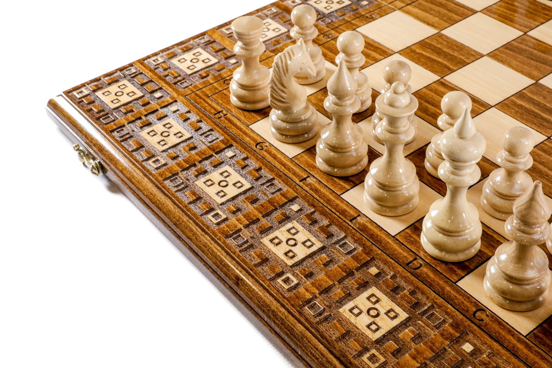 Classic Carpet Wooden Chess & Backgammon Board - Unumperfectus