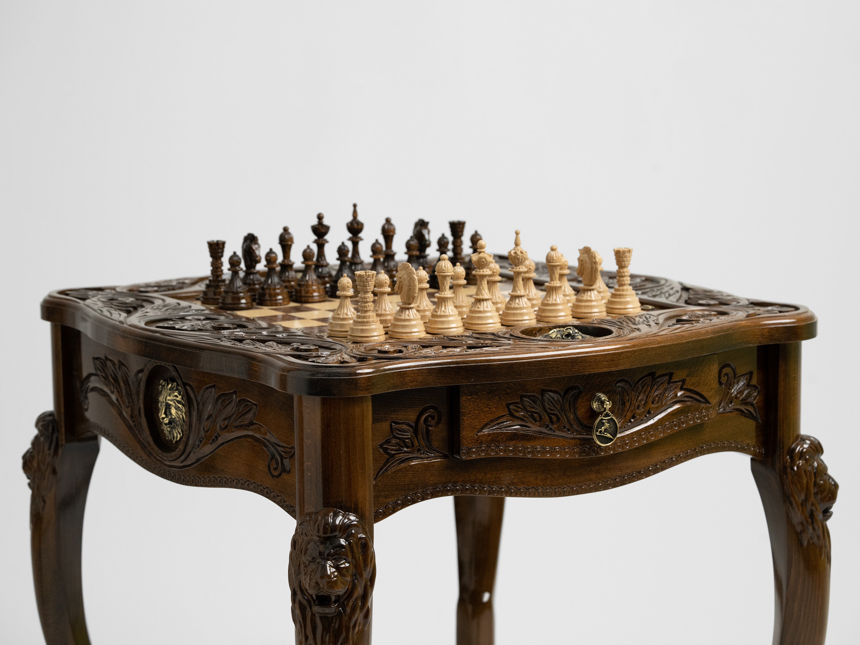 Luxurious Handcrafted Chess Table with Lion Accents and Bronze Detailing - Unumperfectus