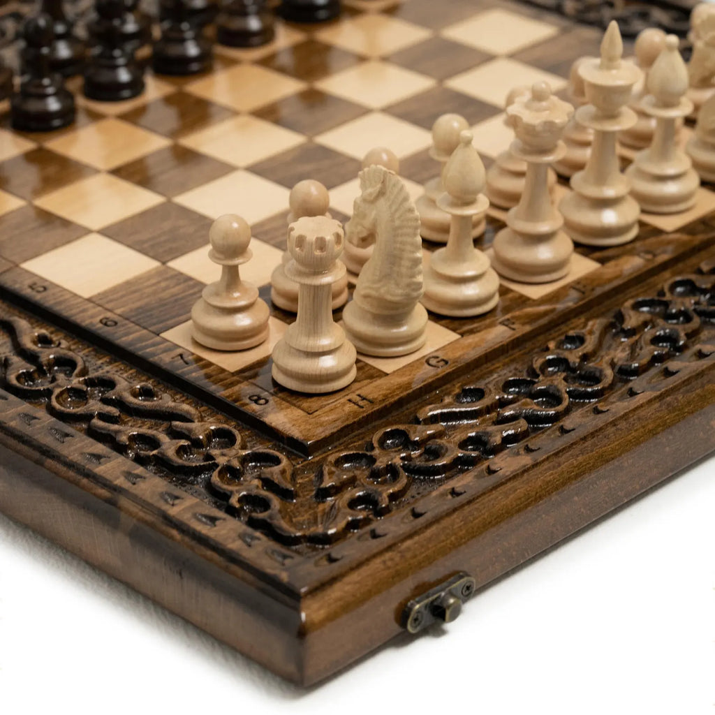 CHESS SET - Carved with Ornaments - Unumperfectus