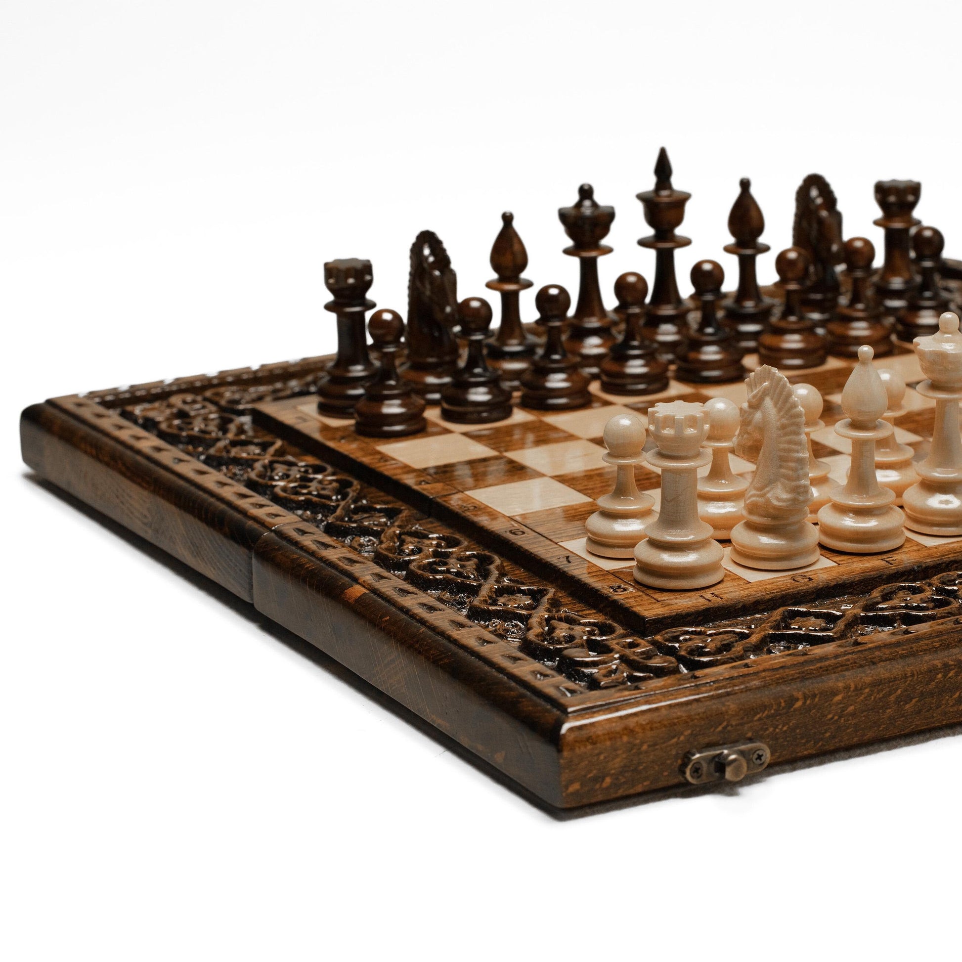 Handmade Wooden Chess Set - High-Quality Craftsmanship - Unumperfectus