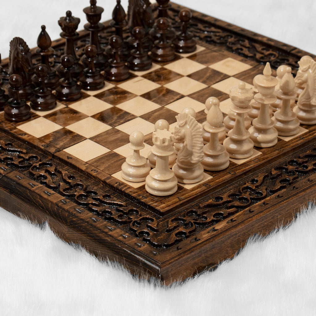 CHESS SET - Carved with Ornaments - Unumperfectus