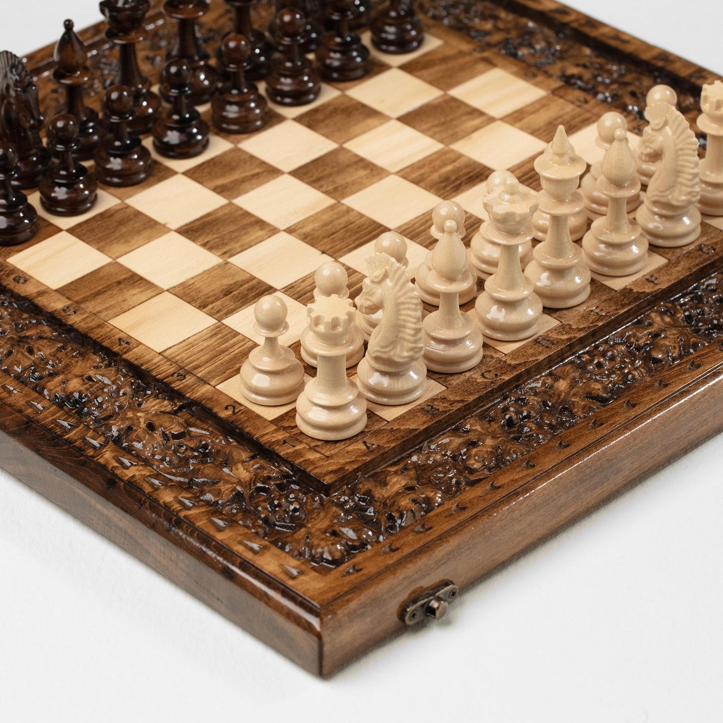 Wooden Chess Set with Grape - Unumperfectus