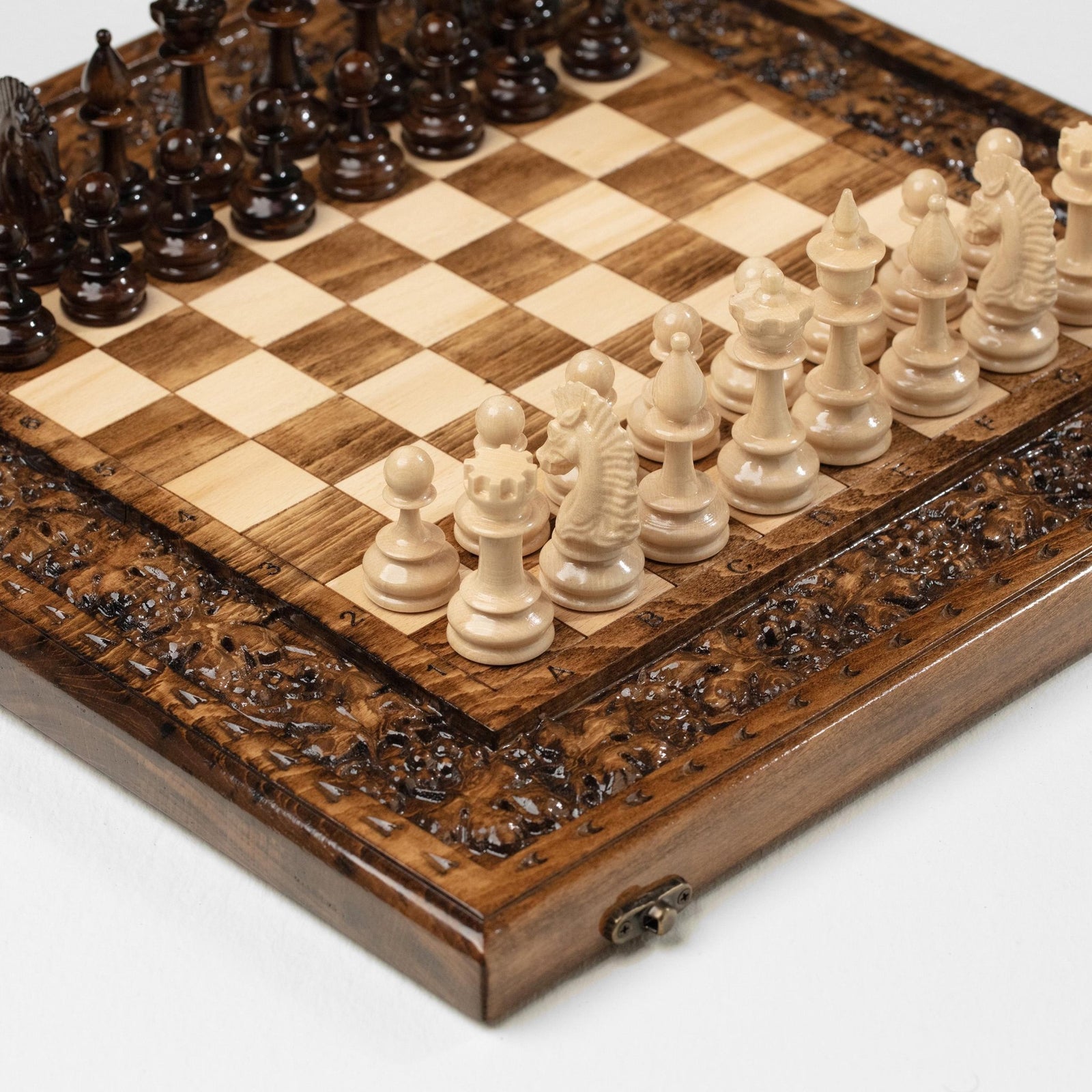Wooden Chess Set with Grape - Unumperfectus