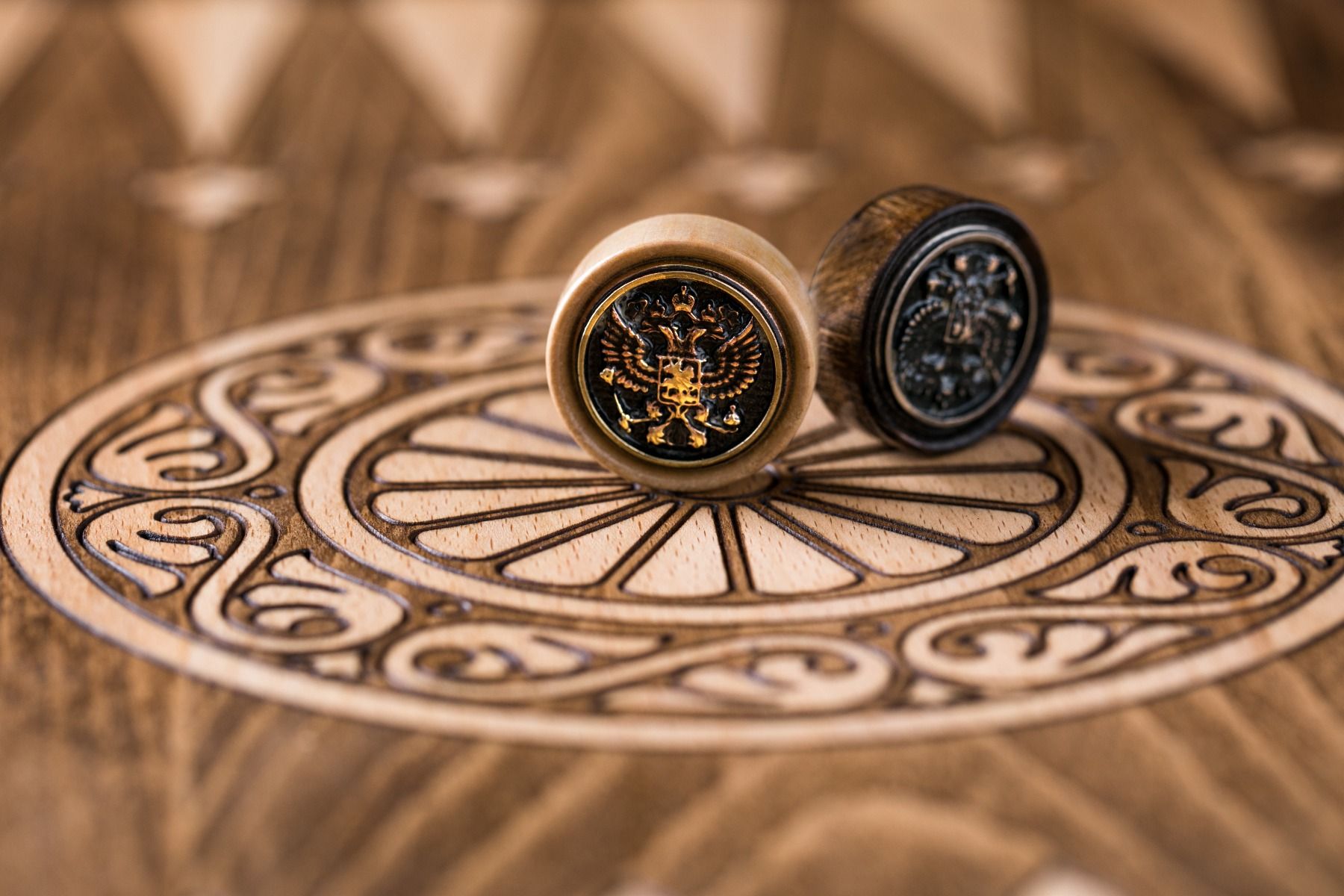 Luxury Wood & Bronze Backgammon Pieces - Russian Coat of Arms - Unumperfectus